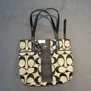 Coach Signature Tote Bag F25771